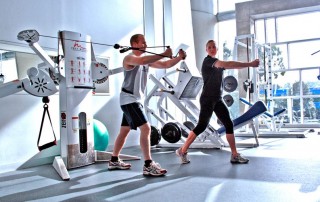 Working out inside the workplace with a trainer