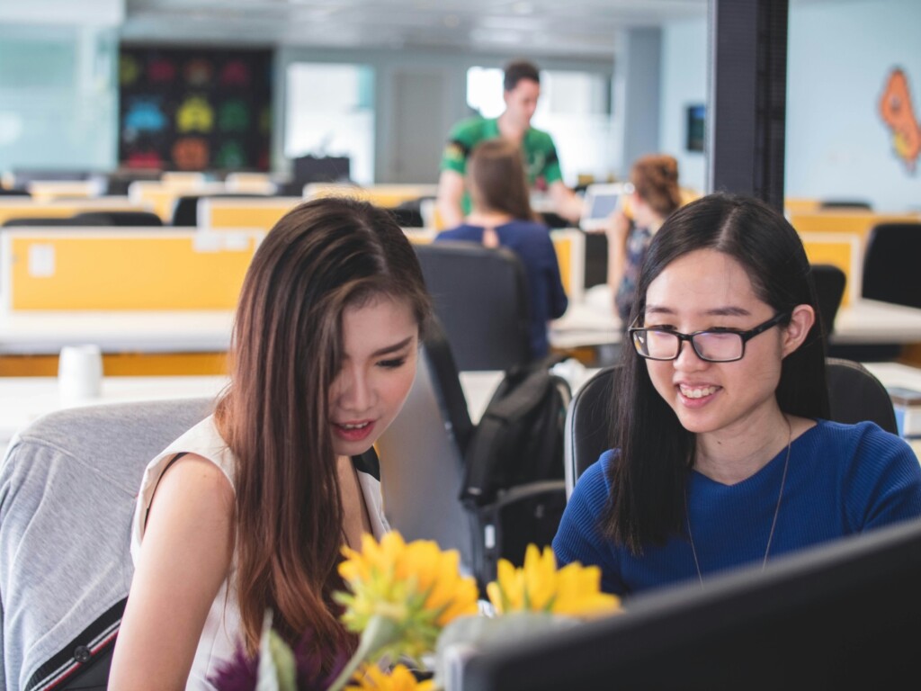 Communication Compass – Navigating Inter-Organization Connections