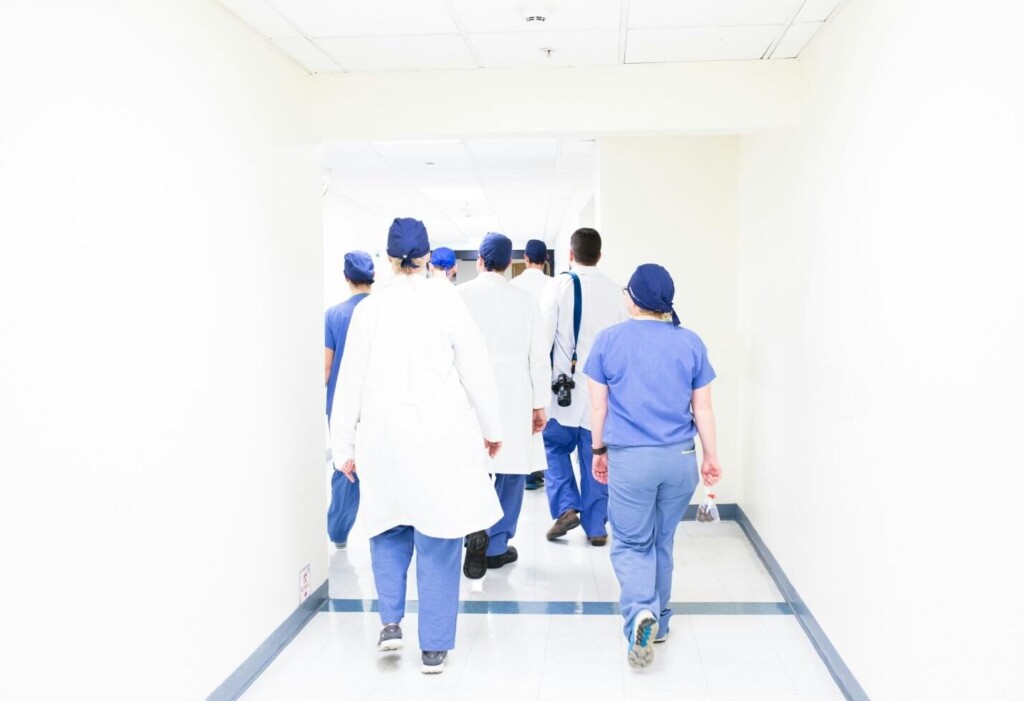 Teamwork Psychology – How to Boost Employee Performance in the Healthcare Sector Through Collaboration