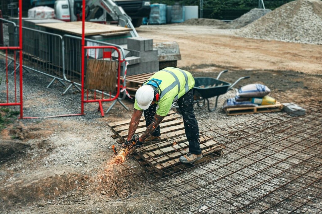 How to Handle Employee Stress from Overwork and Low Compensation in the Construction Industry