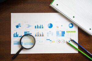 Healthcare cost benchmarking helps employers reduce employee benefits costs before annual health insurance renewal.