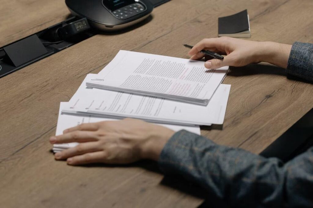 What Should Employers Document When Managing Employee Performance?